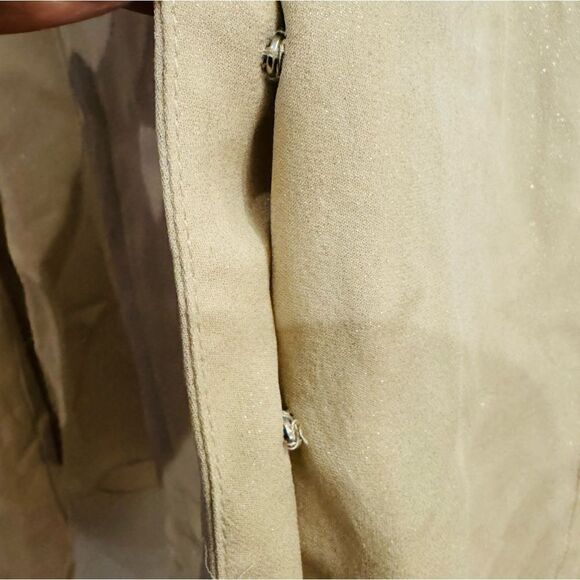 L'AGENCE Beige Shimmery Metallic Ruffle Silk Snap Button Blouse Size 4 - Picture 6 of 8